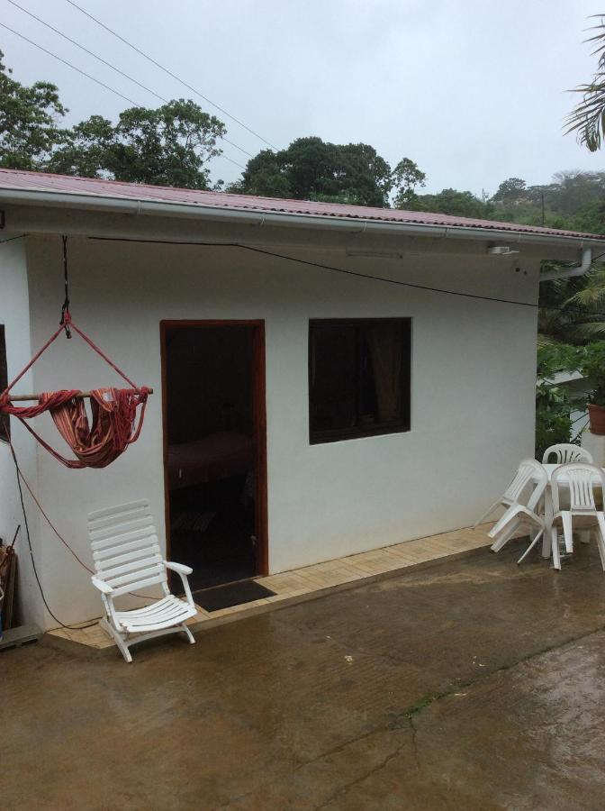 Papayas Self Catering Room Виктория Екстериор снимка